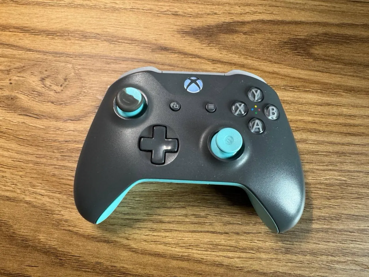 Xbox геймпад, клавиатура, ноутбук ASUS 1
