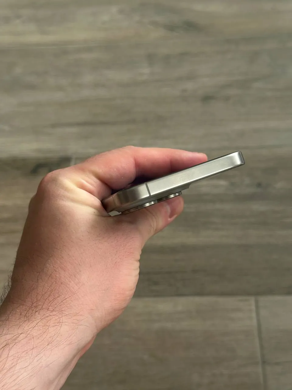 iPhone 15 Pro Max нужен дисплей 5
