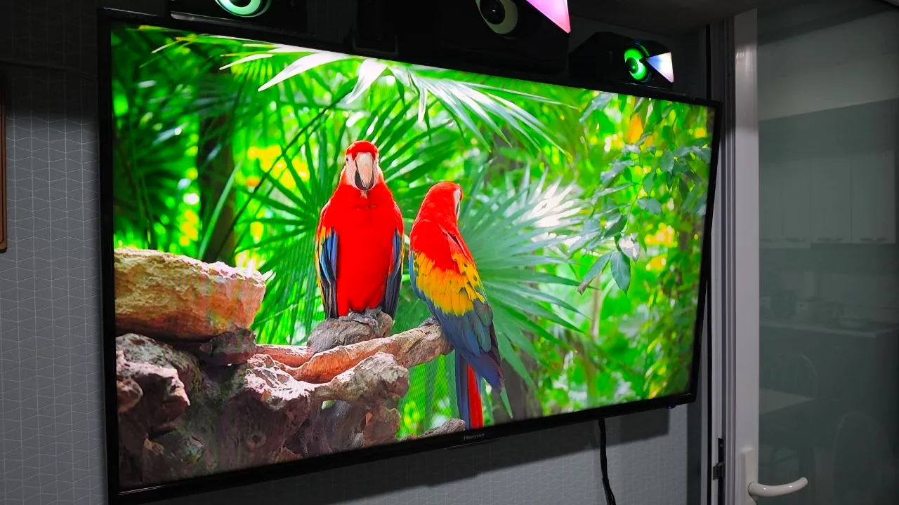 Телевизор Hisense 40 дюймов 4