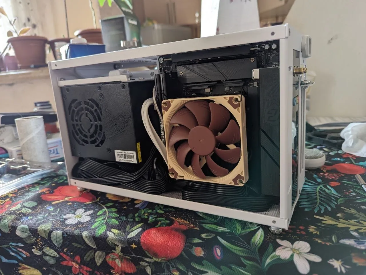 ПК Mini-ITX Ryzen 5 RTX 5060 Ti 3
