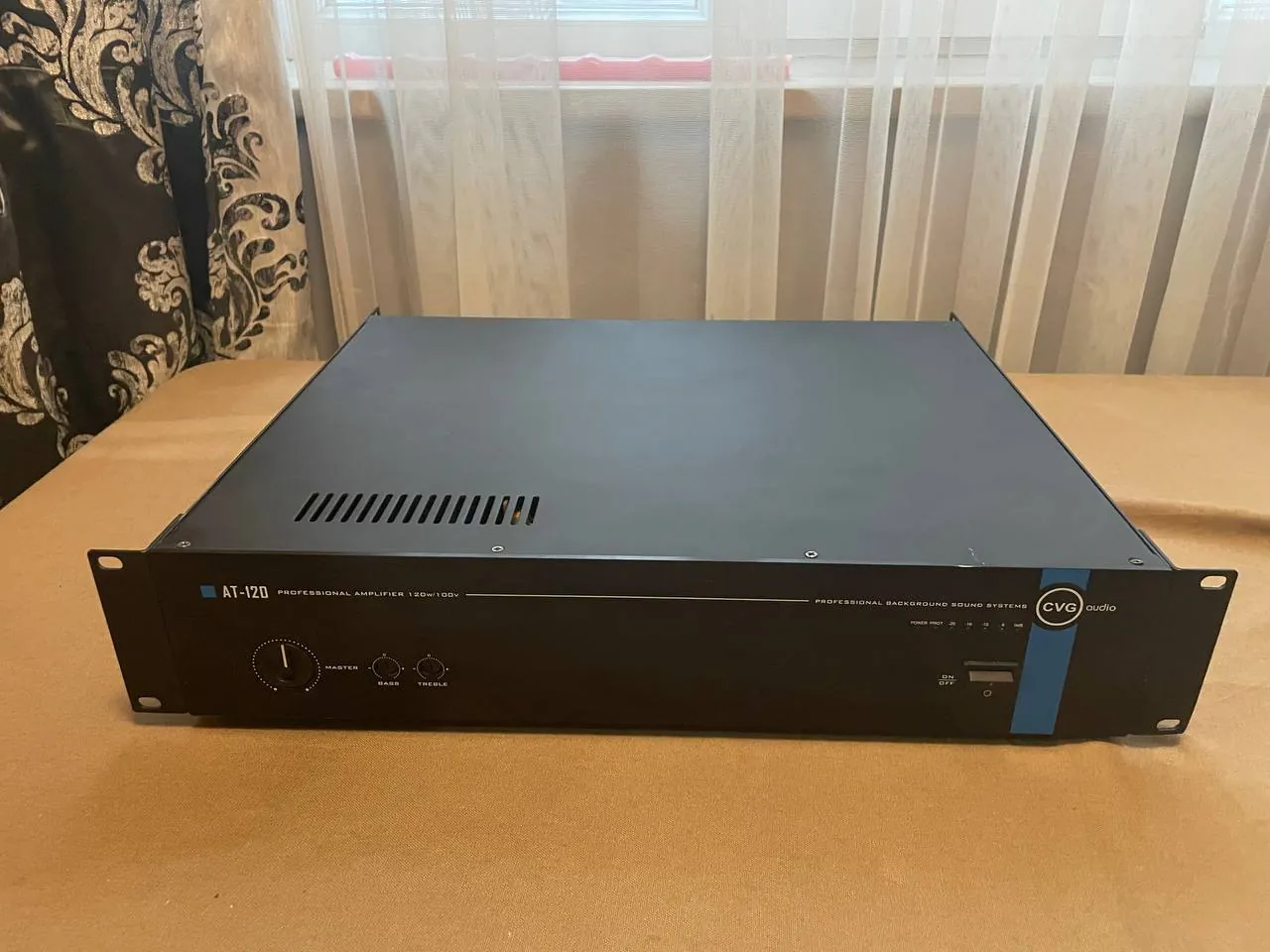 Усилитель CVG Audio AT-120 2