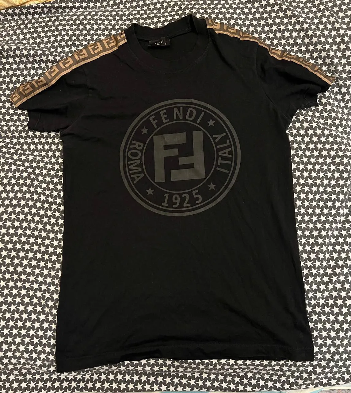 Футболка Fendi без указания пола 1