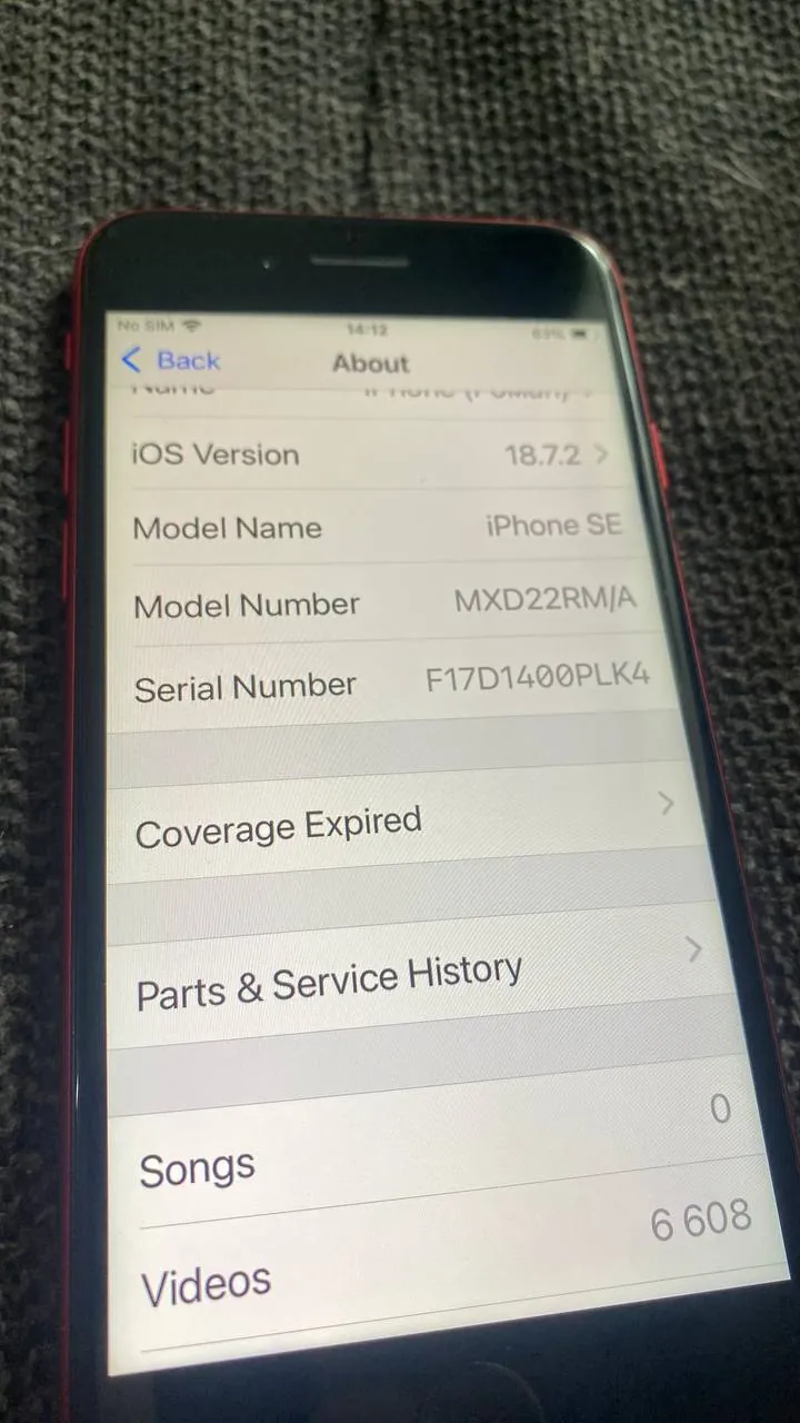 iPhone SE красный 128GB 3