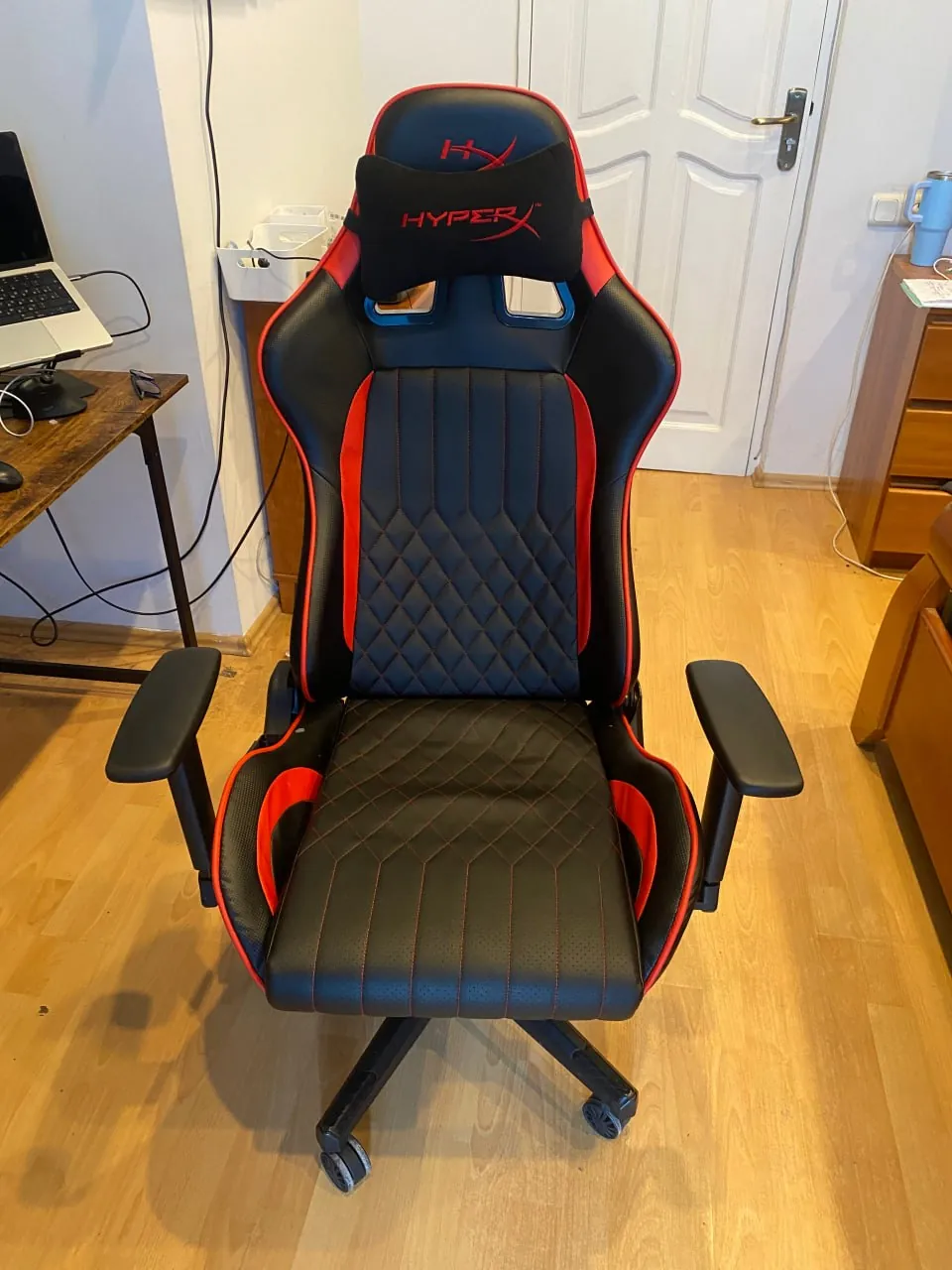 Игровое кресло HyperX Blast Core 1