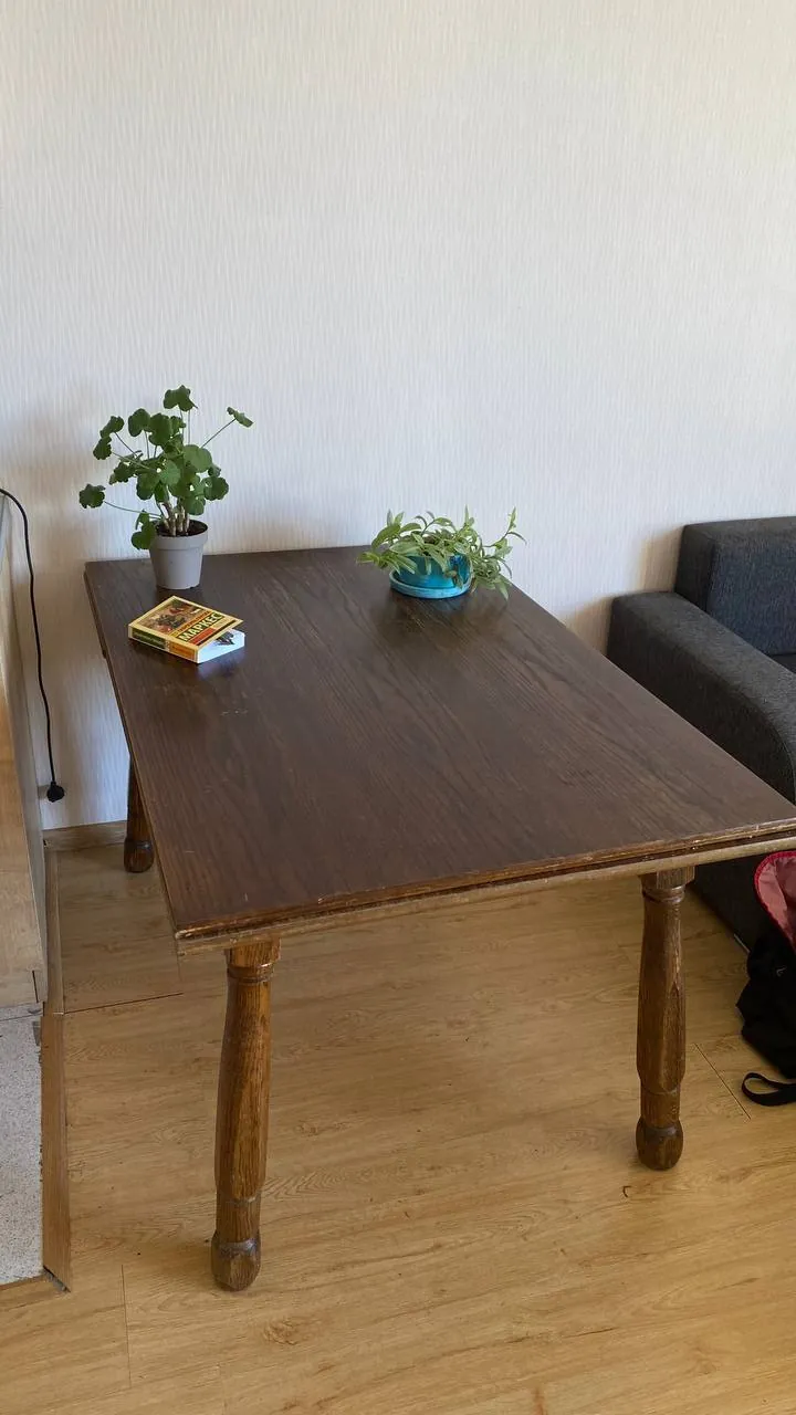 Стол бельгийский каштановый раскладной 4