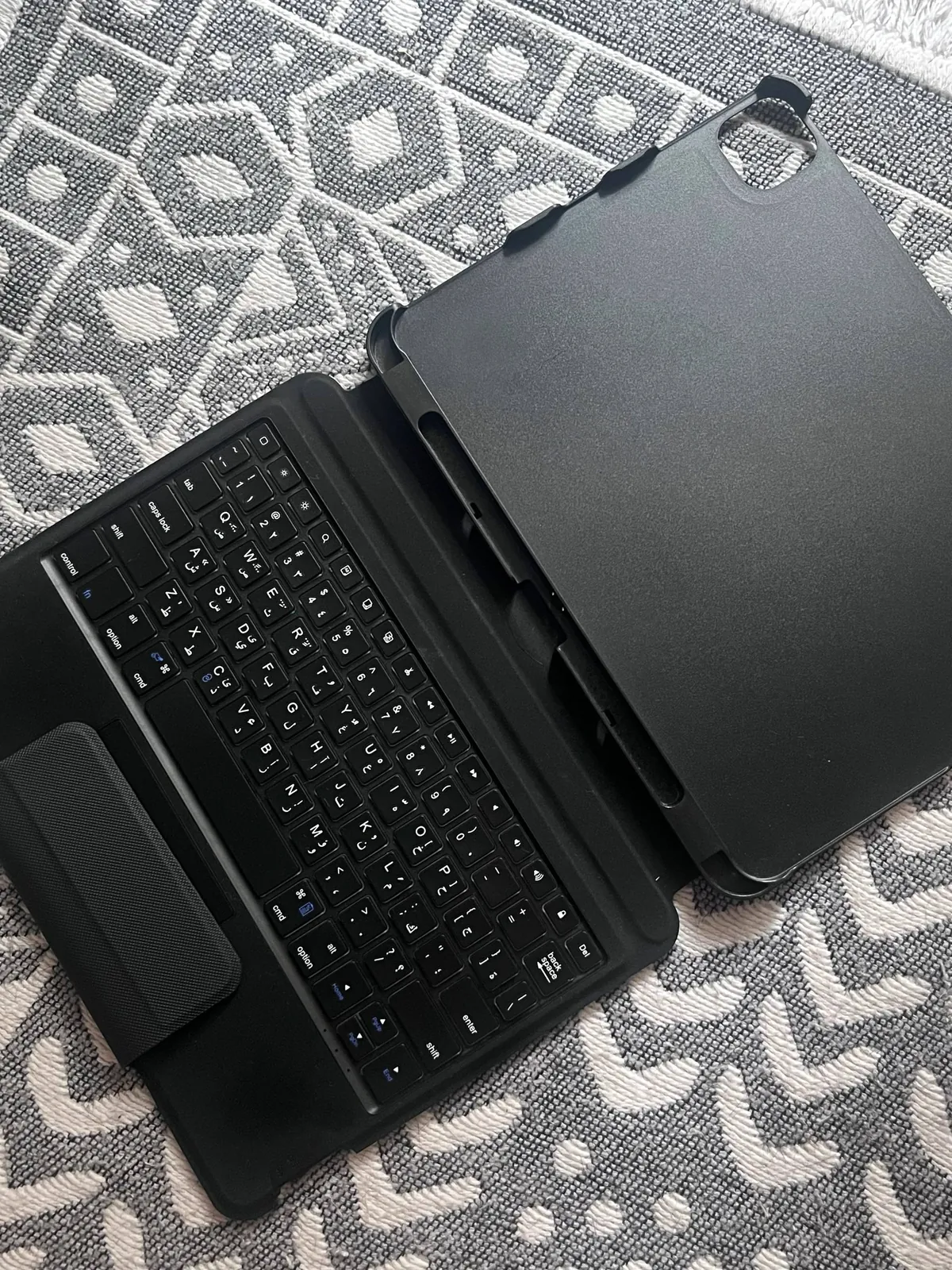 Чехол-клавиатура Choetech iPad Pro 11 2