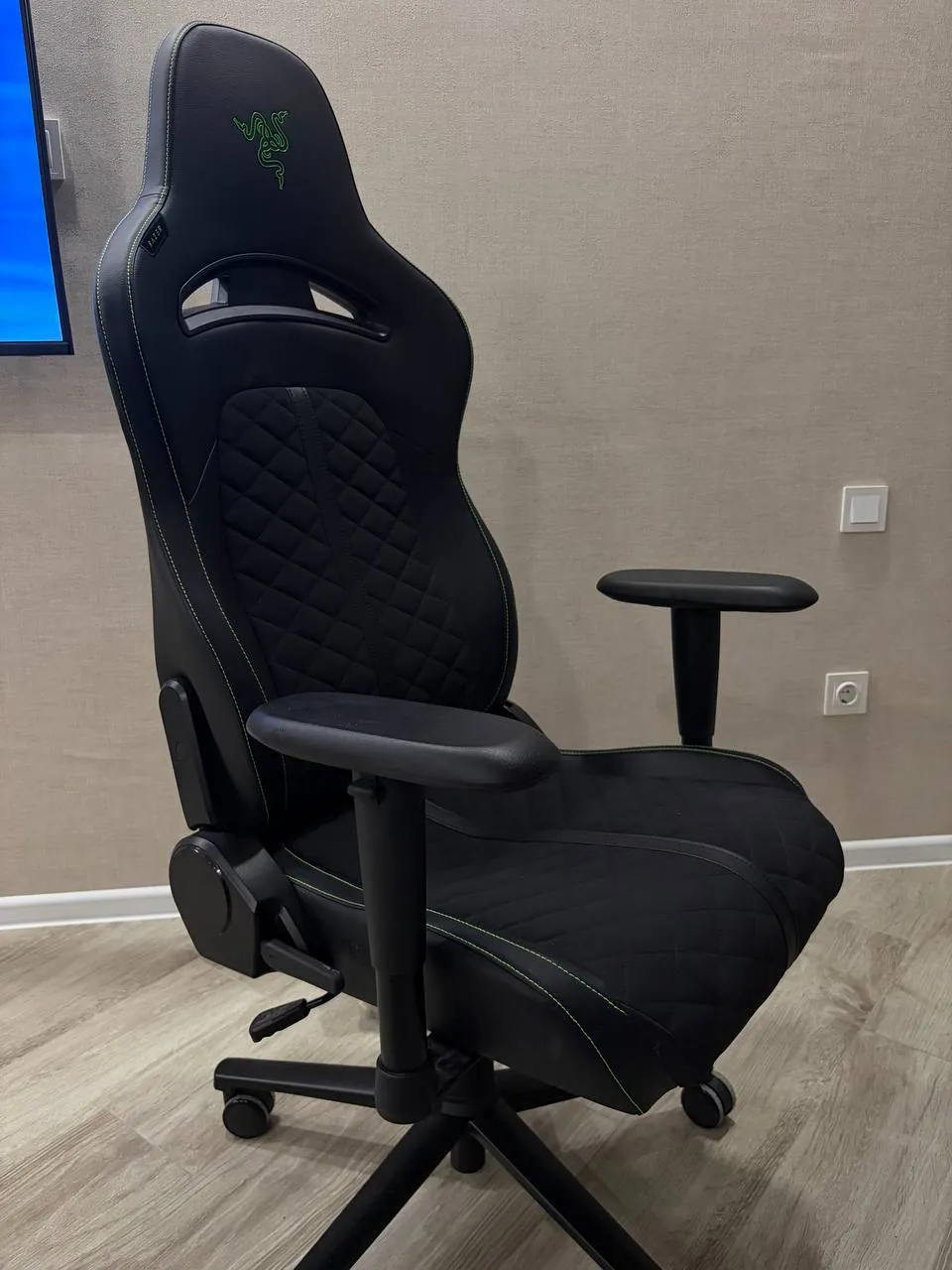 Игровое кресло Razer Enki X 1
