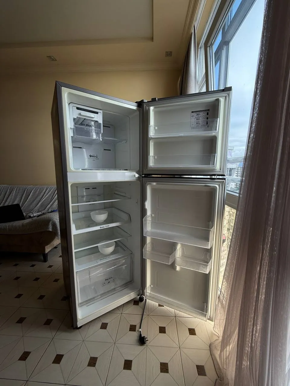 Холодильник Samsung RT22HAR4DSA 8