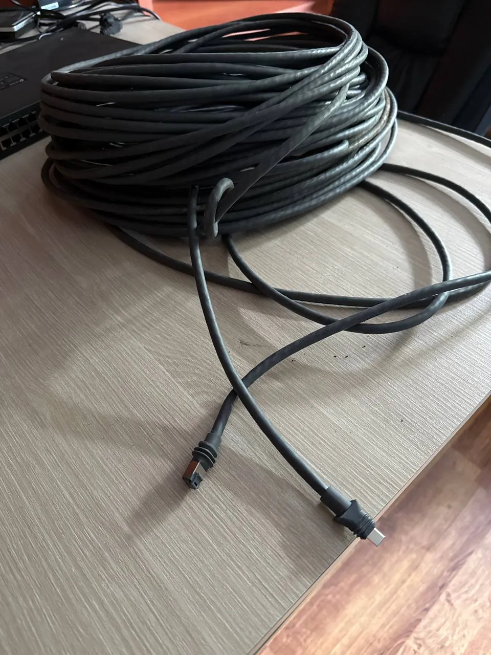 Starlink UTA-232 с блоком питания 1