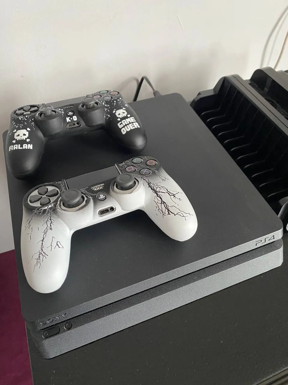PlayStation 4 Slim 1TB игры и аксессуары 3