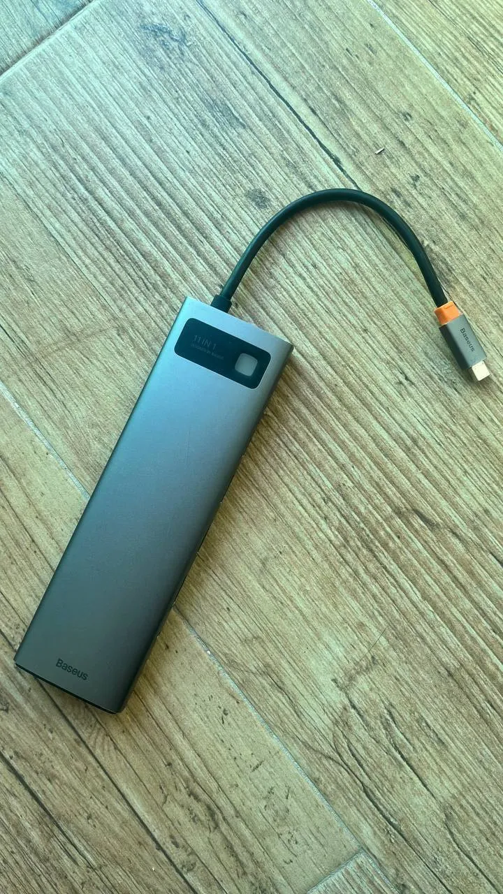 SSD Samsung T7 и USB-хаб Baseus 3
