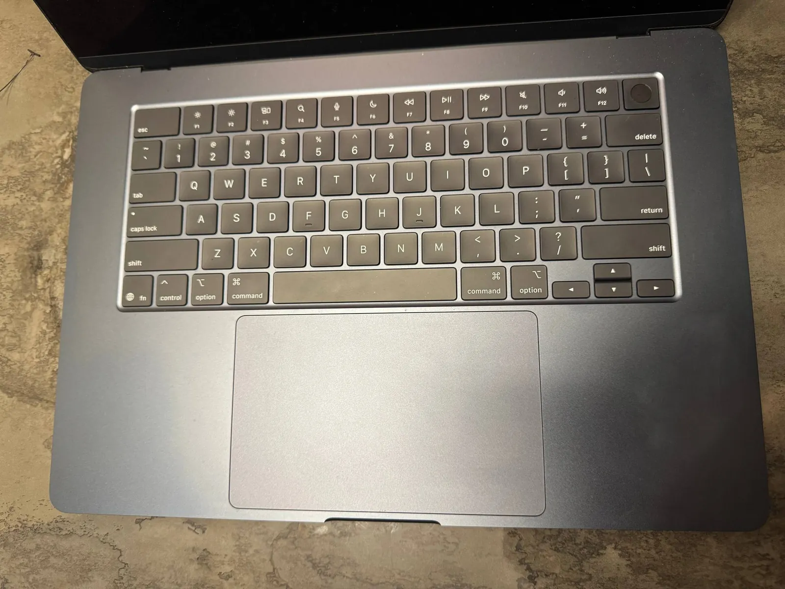 MacBook Air 15 M4 16/256GB 5