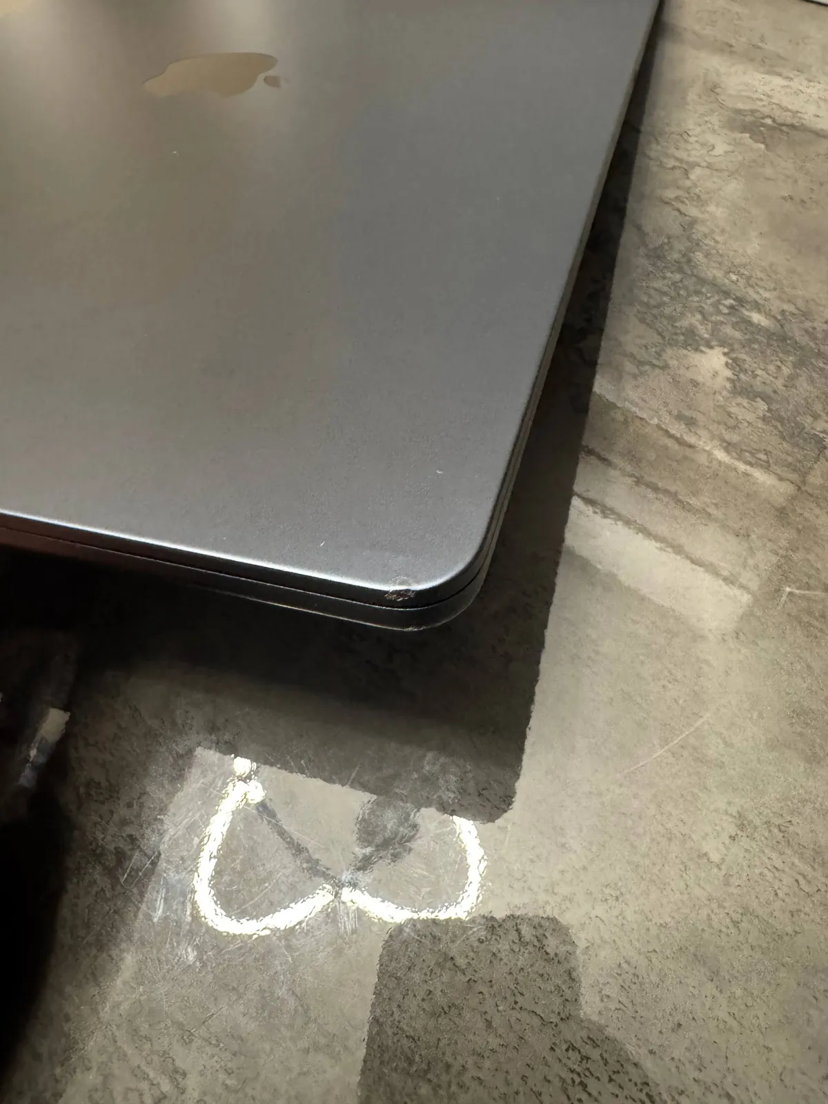 MacBook Air 15 M4 16/256GB 6