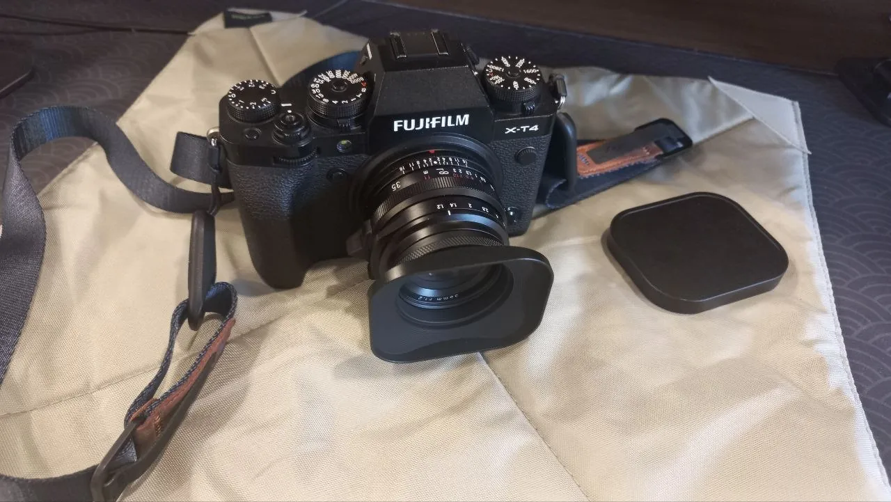 Fujifilm X-T4 и объектив Voigtlander 1