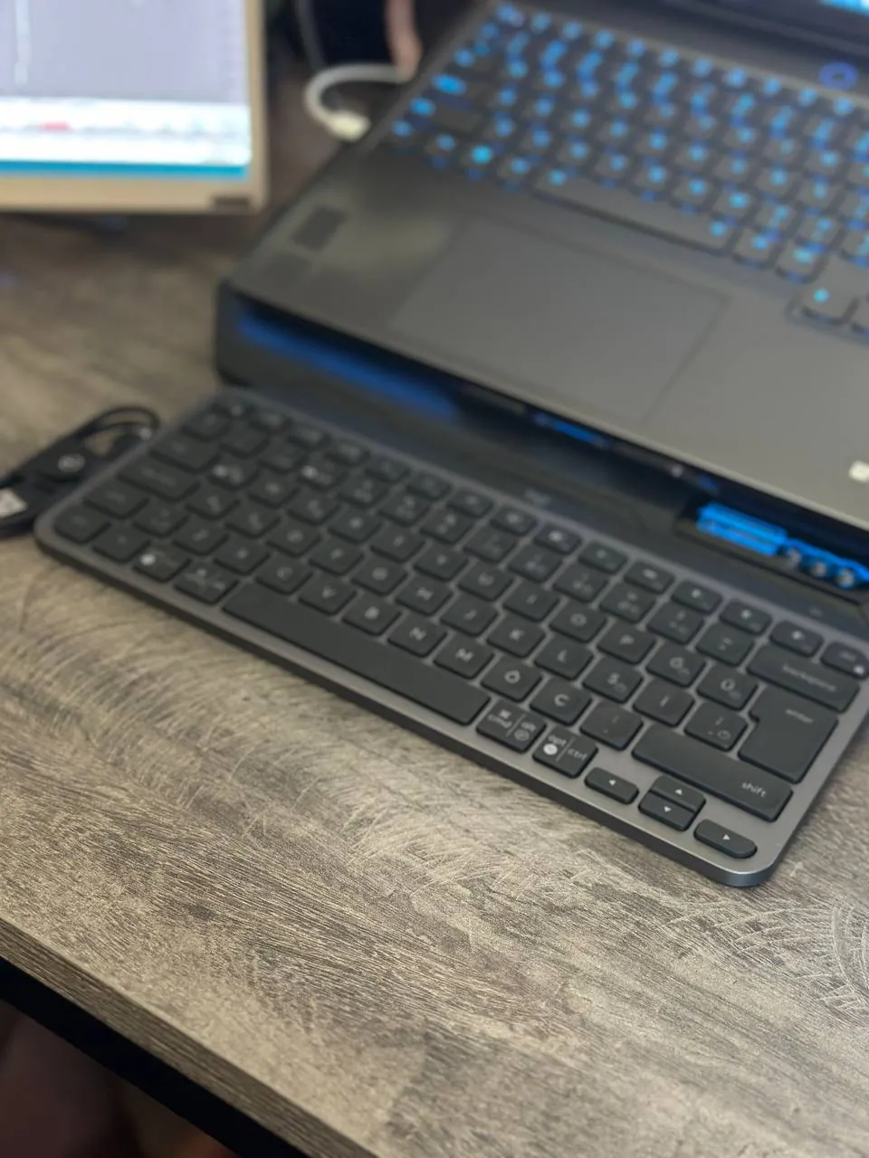 Клавиатура Logitech MX Keys Mini 1