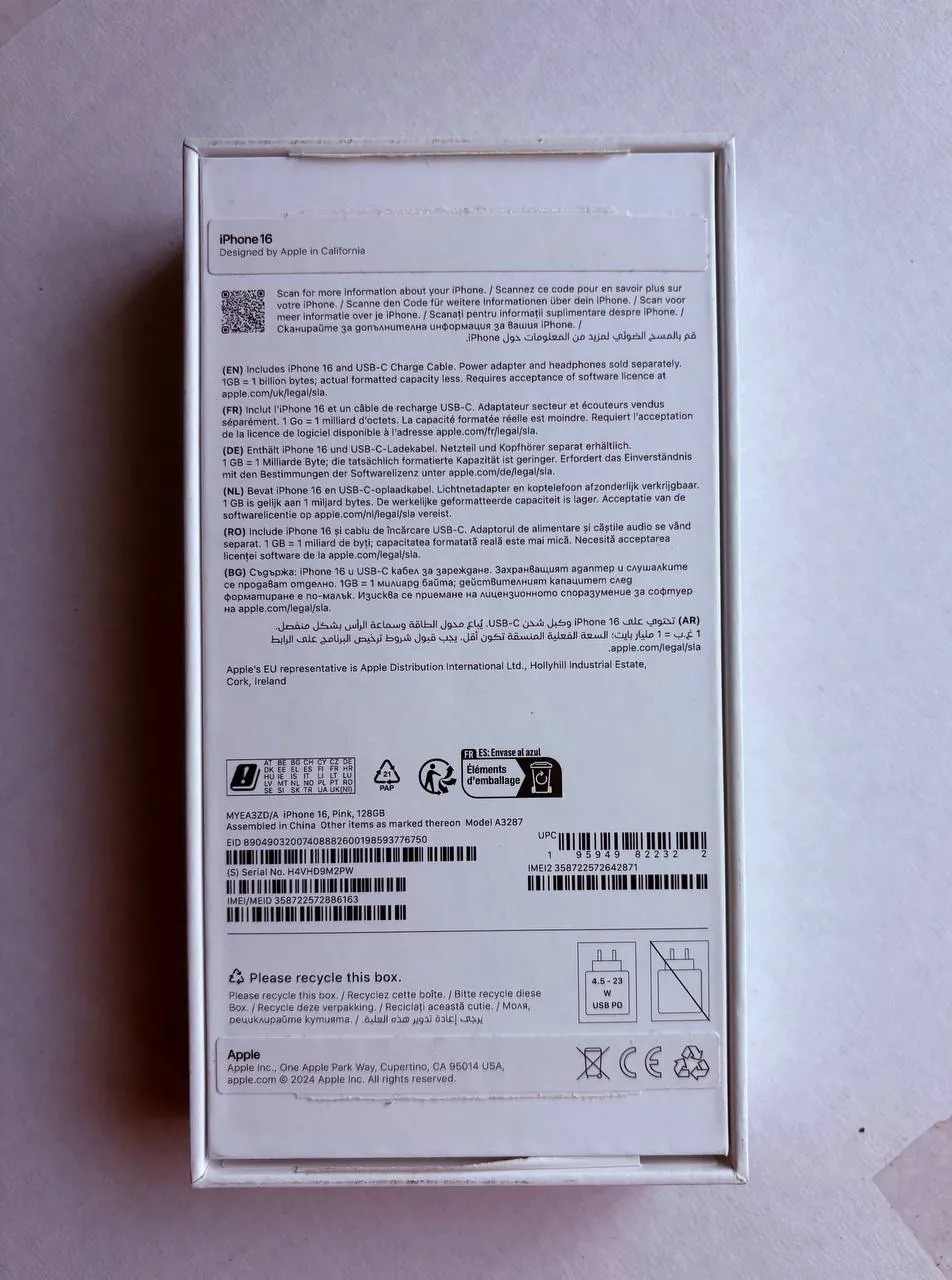 iPhone 16 128GB скол на стекле 6