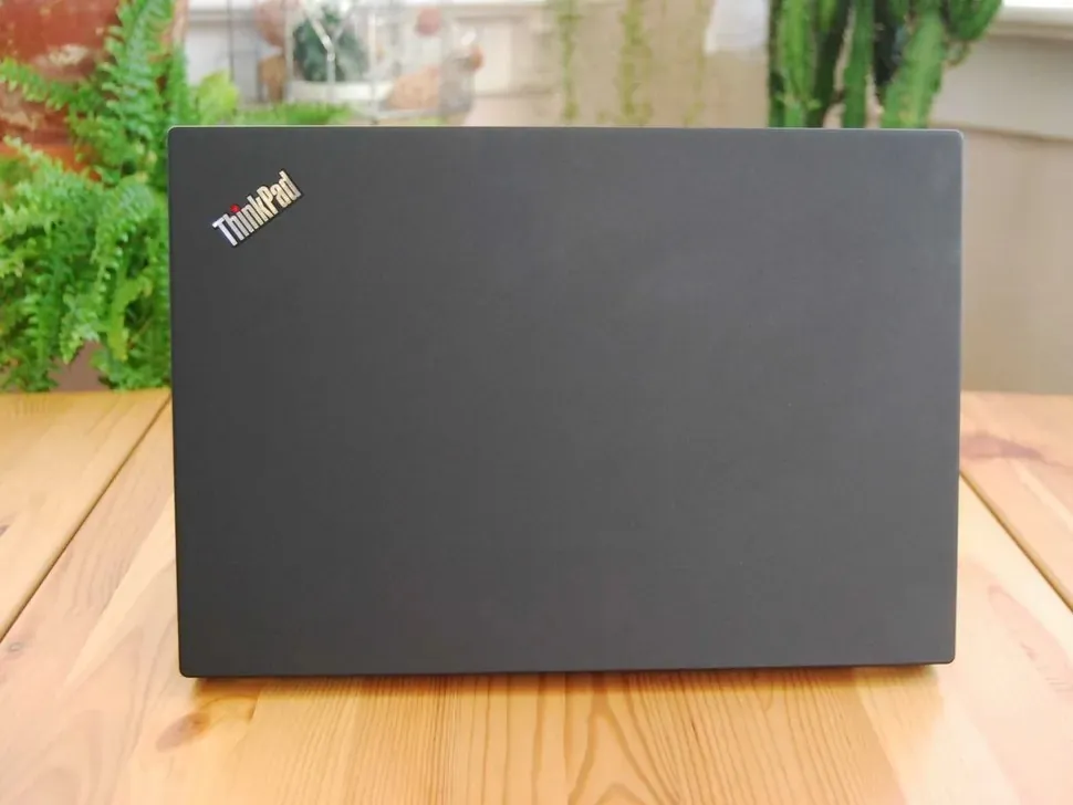 Ноутбуки Lenovo ThinkPad T490 и E14 4