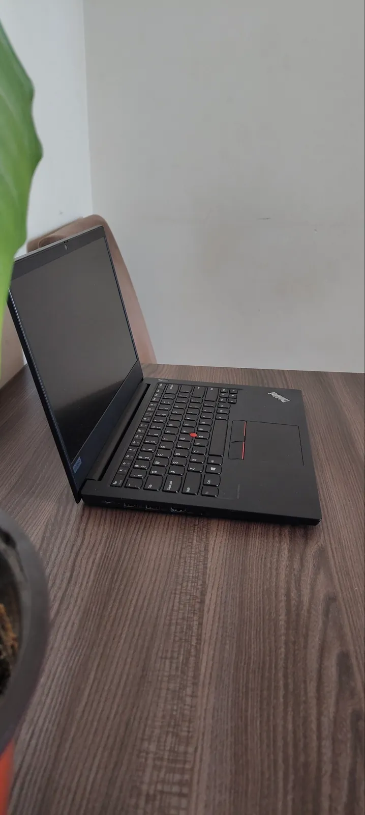 Ноутбуки Lenovo ThinkPad T490 и E14 5