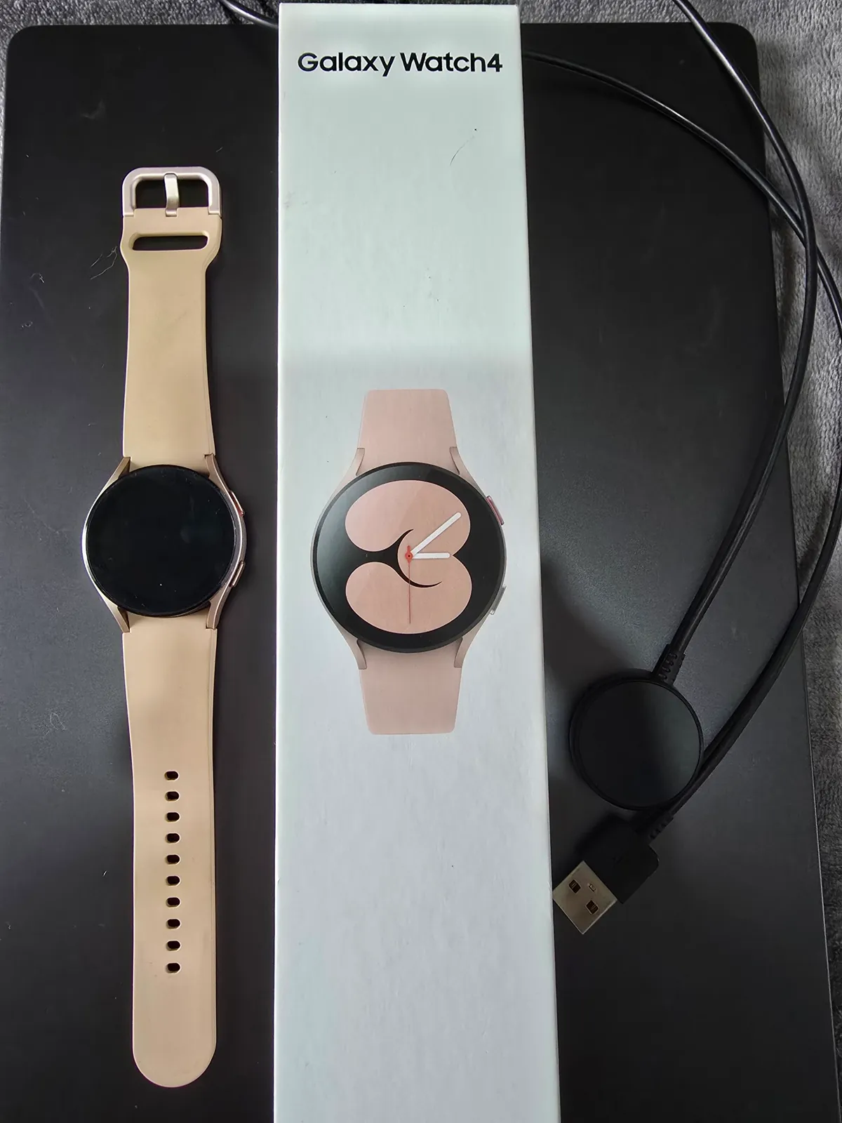 Смарт-часы Samsung Galaxy Watch 4 40мм 1