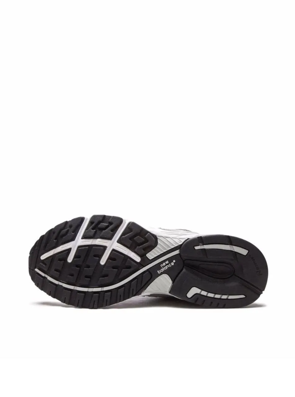 Шорты Lacoste и кроссовки New Balance 5
