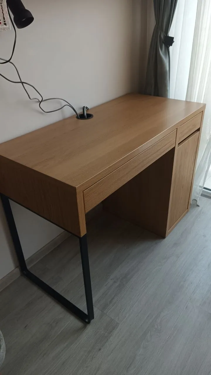 Стол IKEA Micke отличное состояние 1