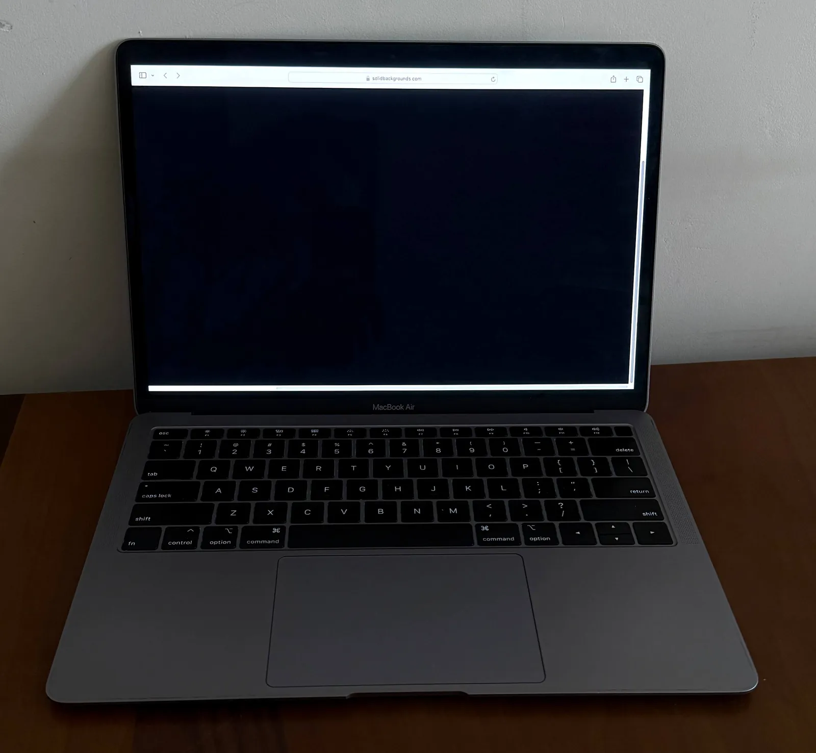 MacBook Air 13 2019 i5 8/128 Space Gray 8