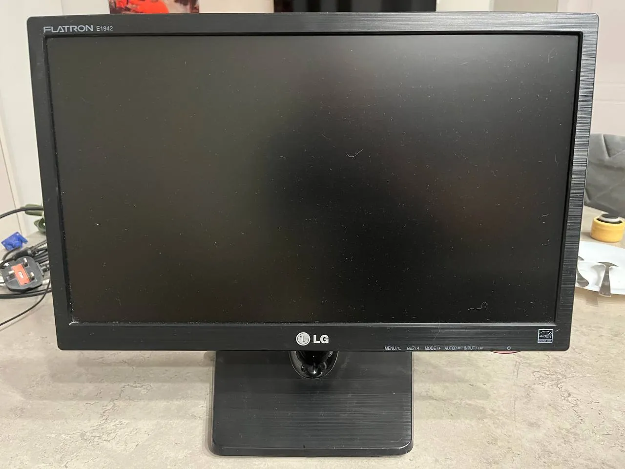 Монитор LG Flatron 19 дюймов 1