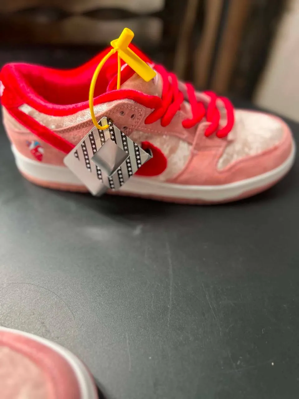 Кроссовки Nike новые размер 40 4