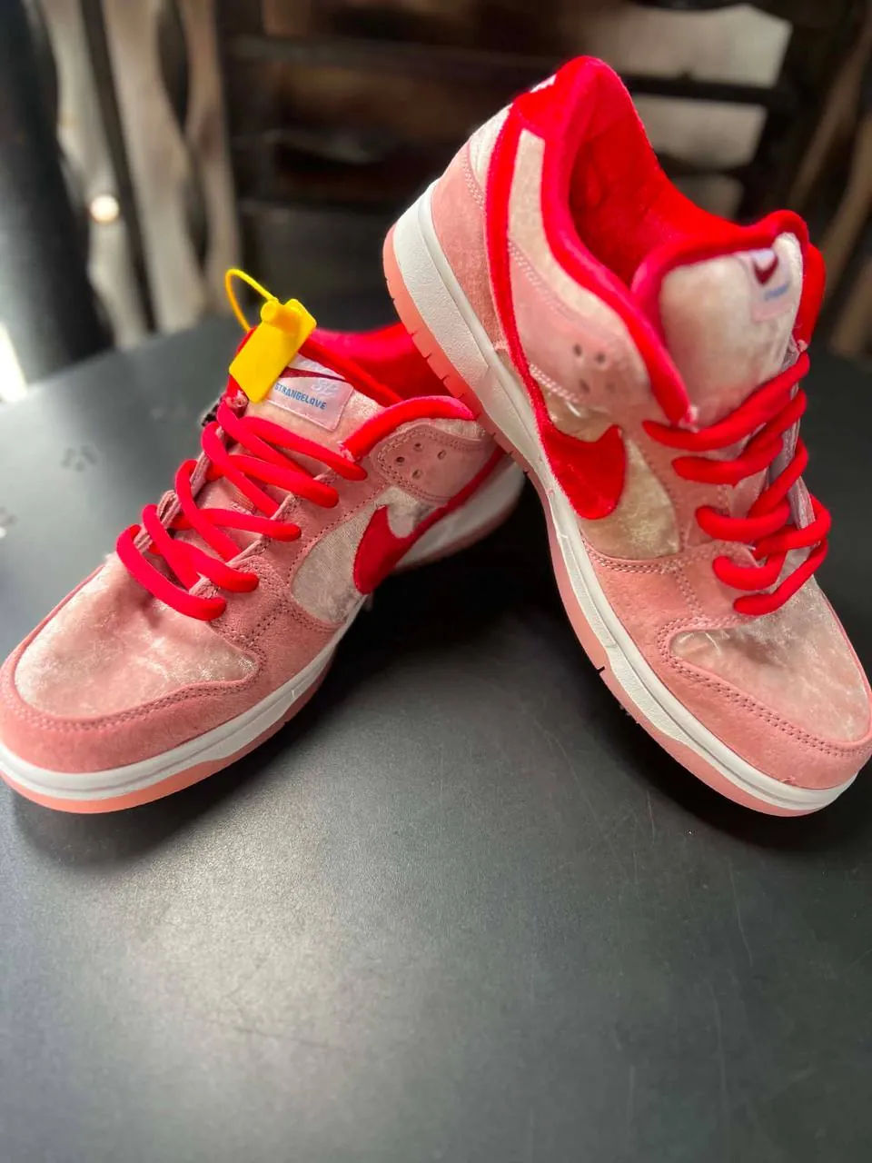 Кроссовки Nike новые размер 40 3