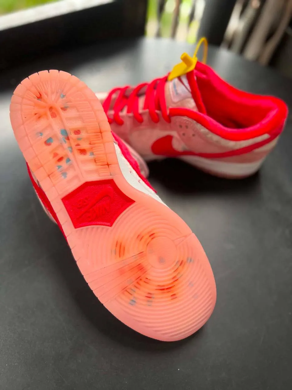 Кроссовки Nike новые размер 40 5