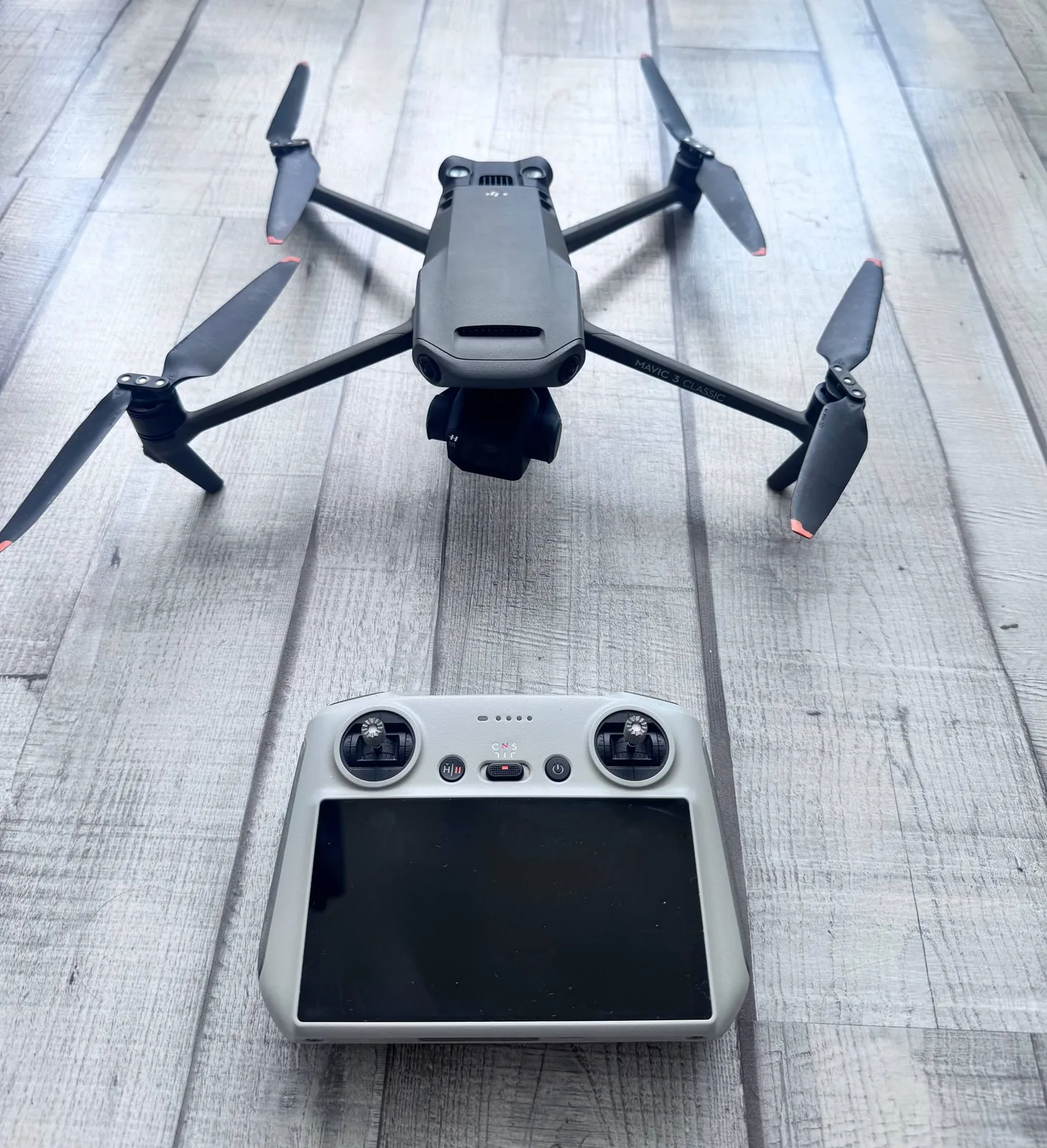 Дрон DJI Mavic 3 Classic 1