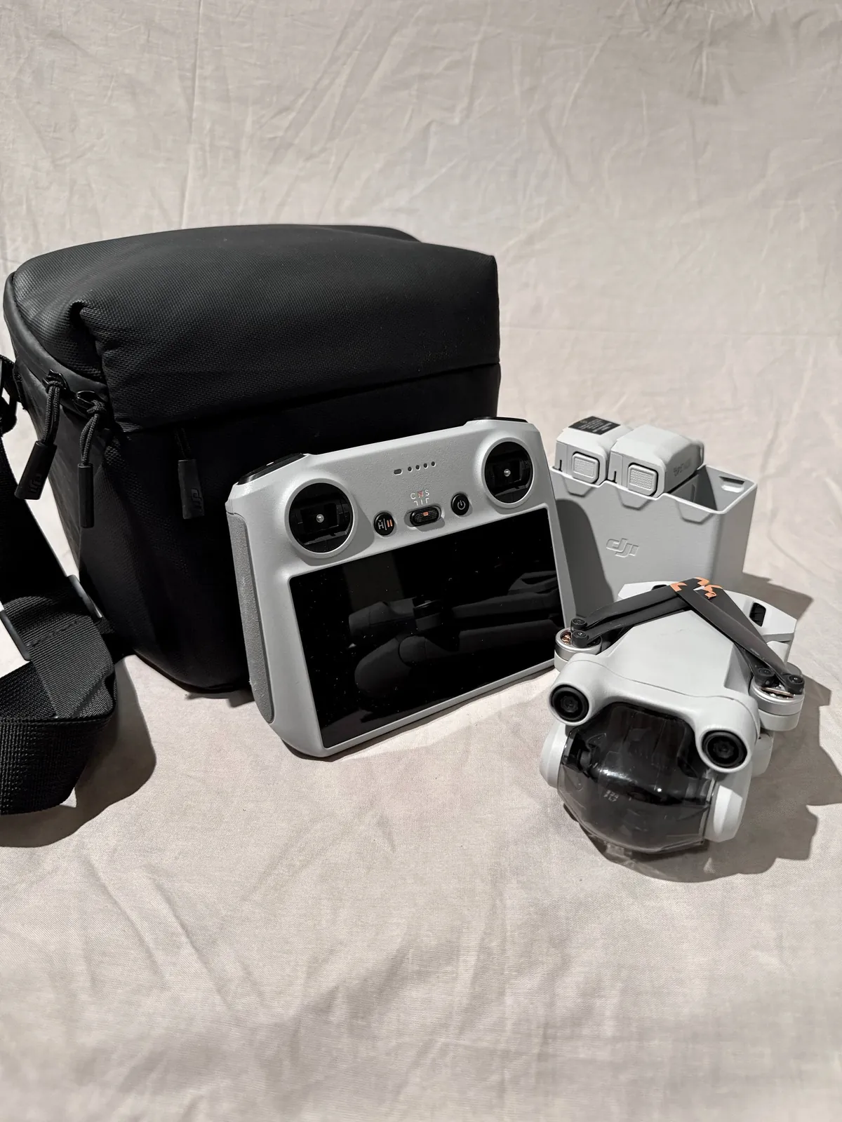 DJI Mini 3 Pro на запчасти с аксессуарами 1