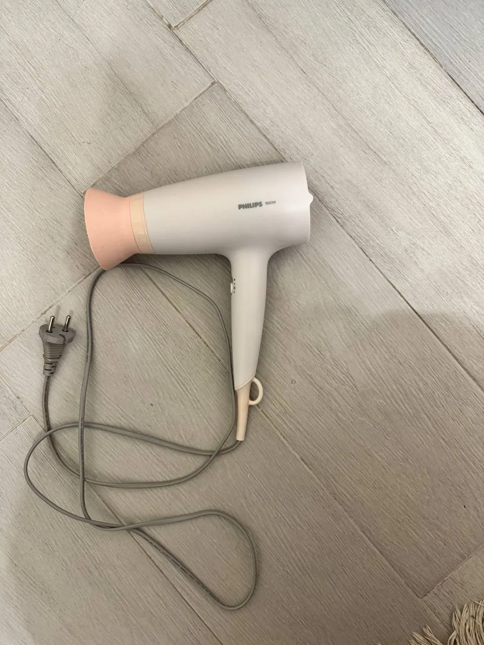 Фен Philips Hair Dryer Series 300 1