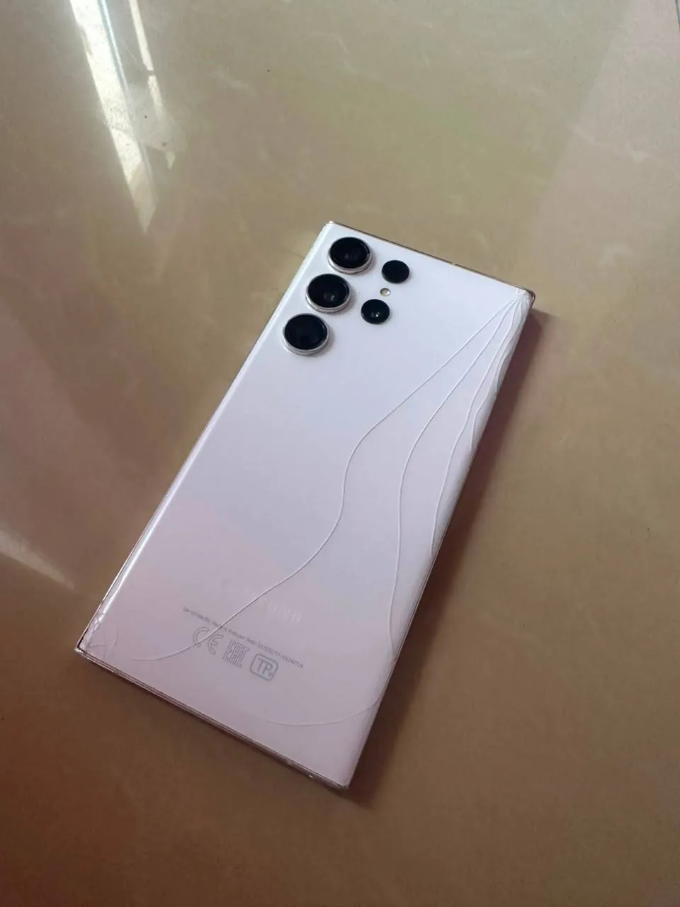 Samsung S23 Ultra треснутый экран 2