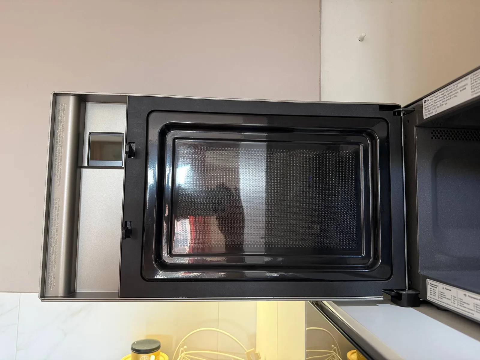 Микроволновка LG ms2595cis 3