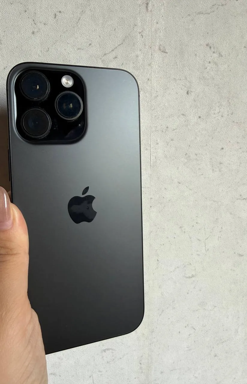 iPhone 16 Pro Max 256GB чёрный 1