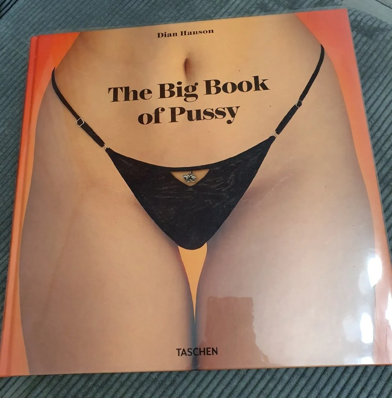 Подарочная книга в отличном состоянии 1