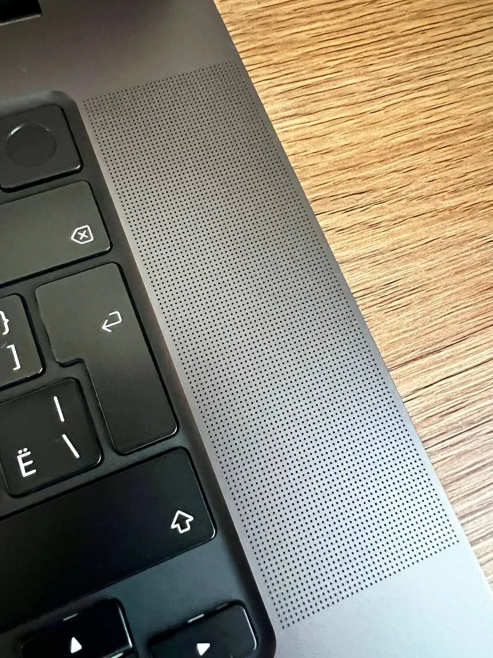 MacBook Pro 16 M3 Pro 2023 6