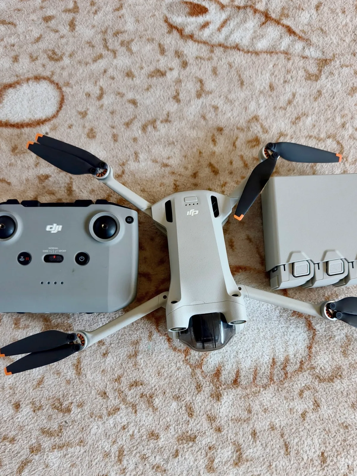 DJI Mini 3 Pro Fly More Combo 4