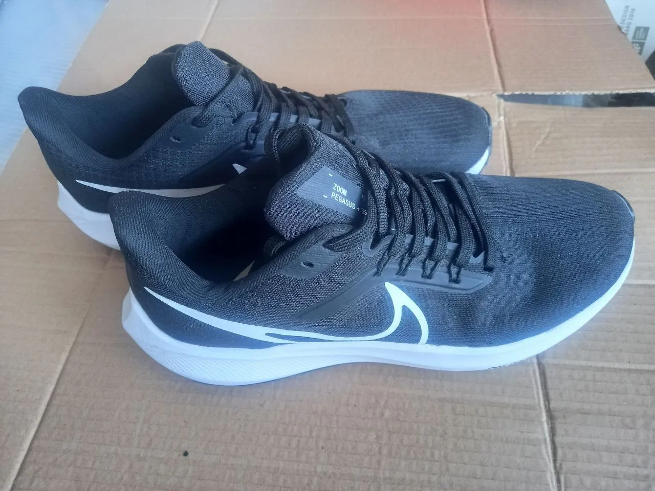 Кроссовки Nike и бутсы Phantom 1