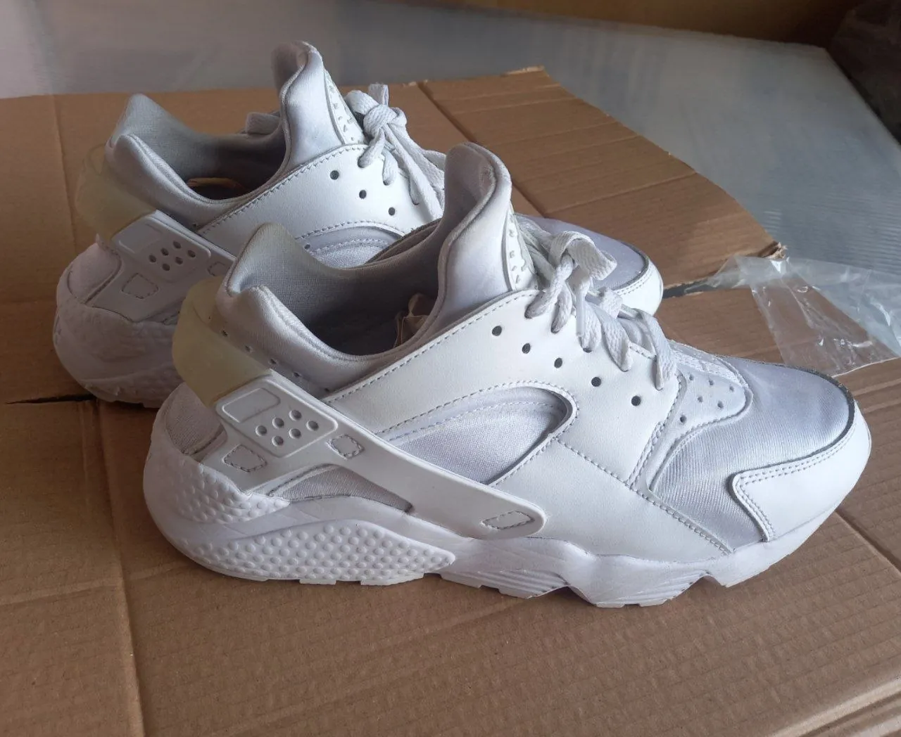 Кроссовки Nike и бутсы Phantom 8
