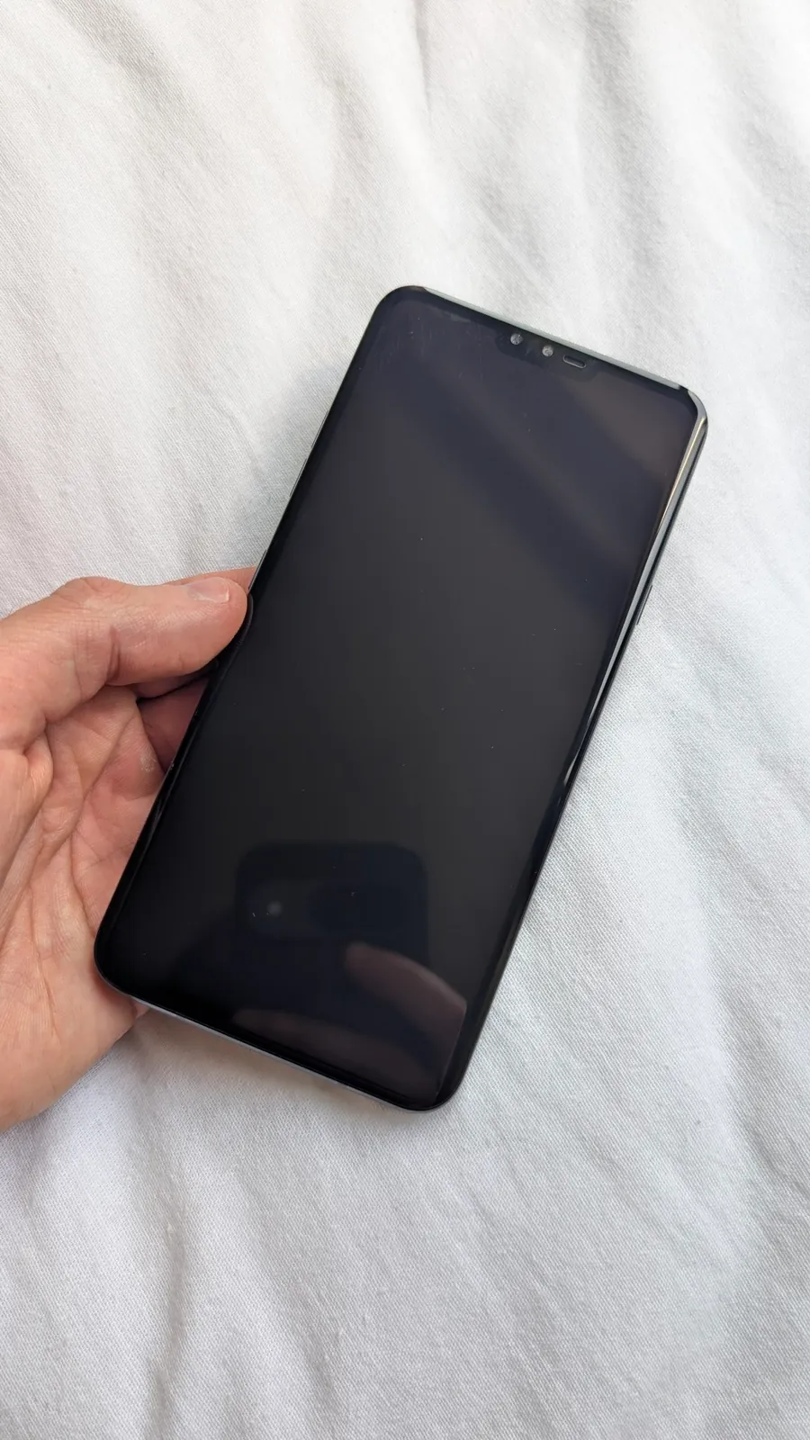 Смартфон LG V40 6/64GB 1