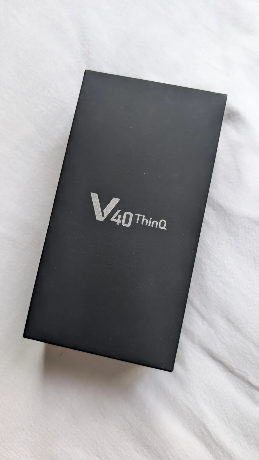 Смартфон LG V40 6/64GB 5