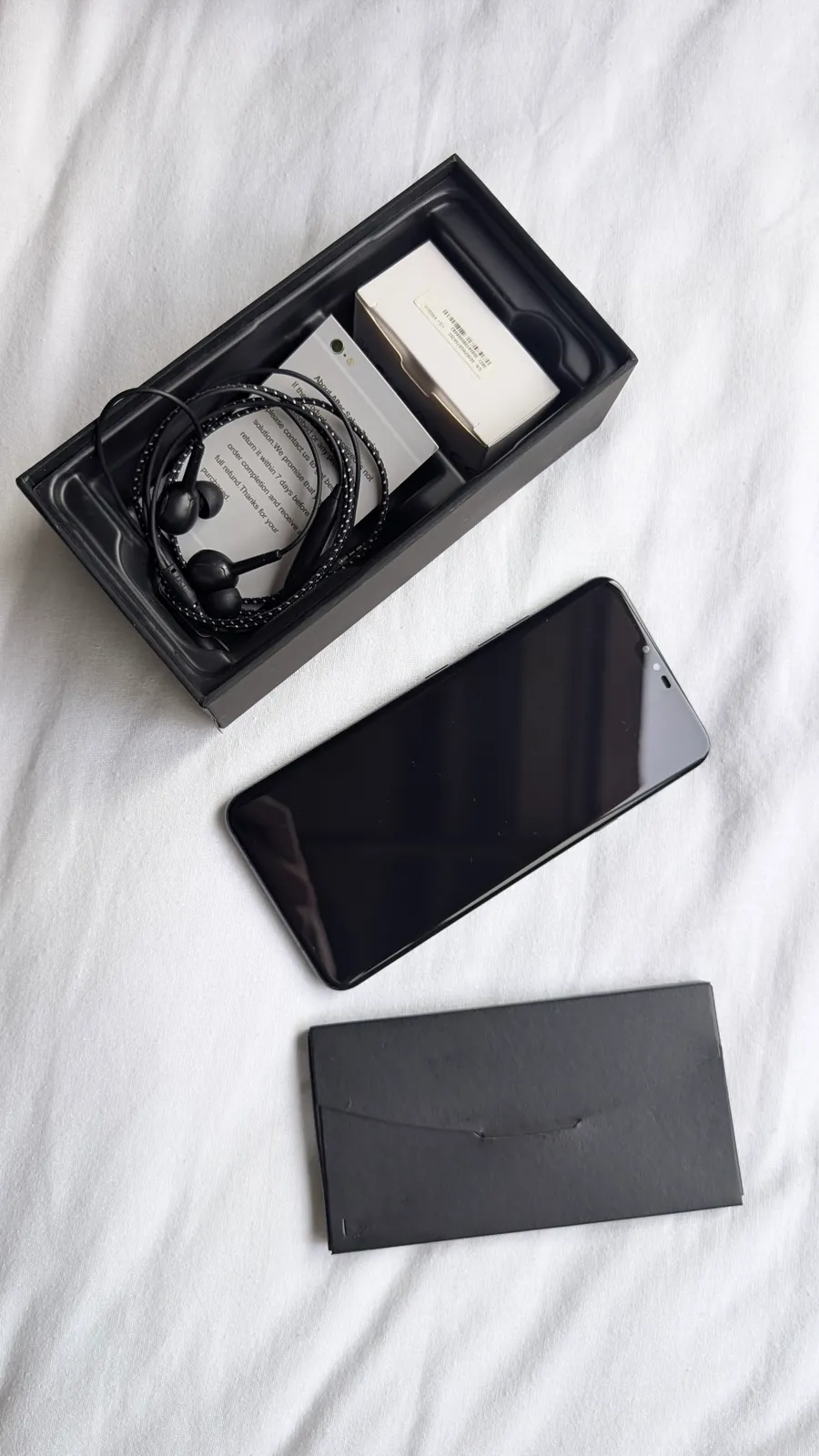 Смартфон LG V40 6/64GB 3