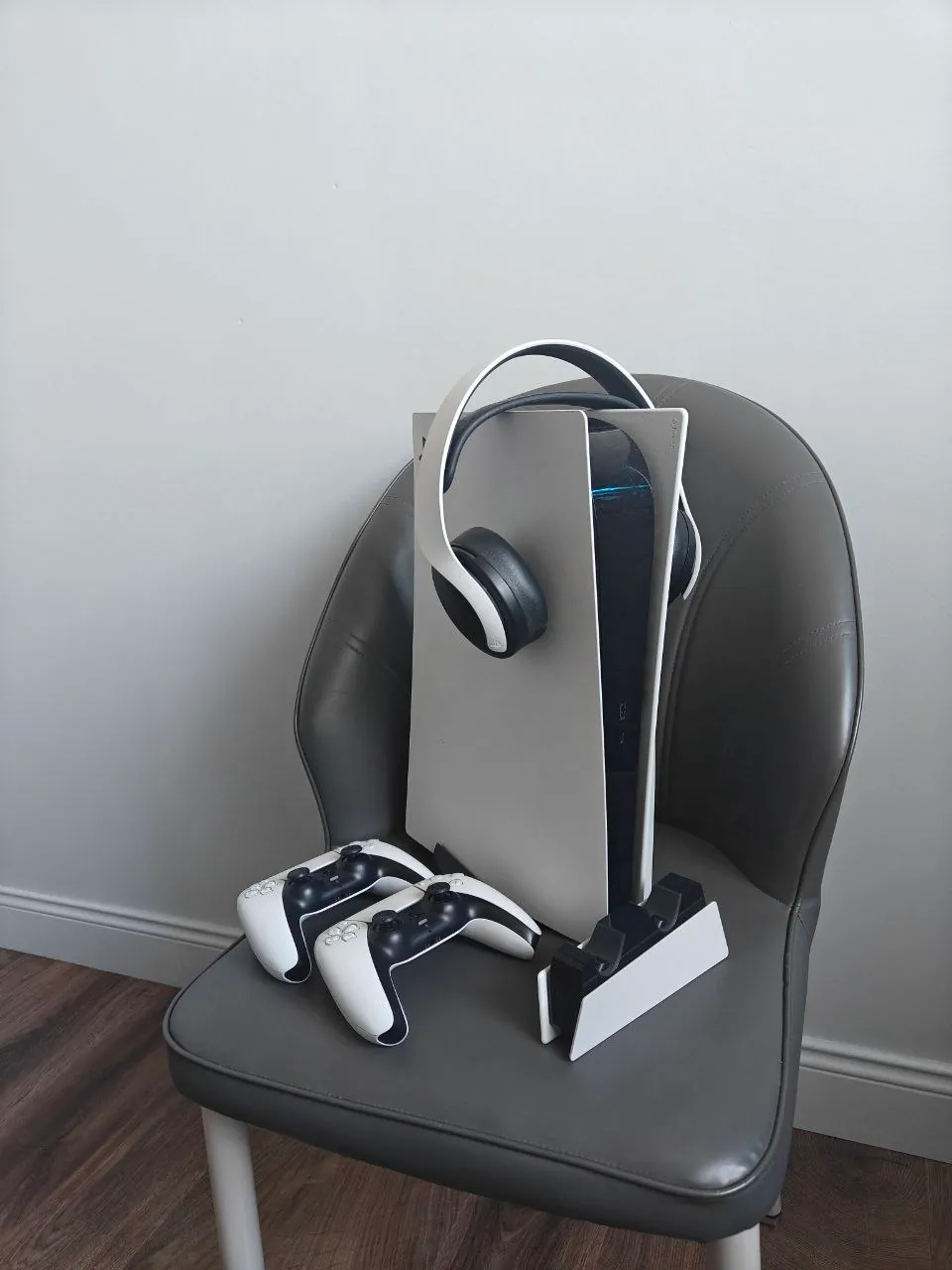PlayStation 5 полный комплект с играми 4