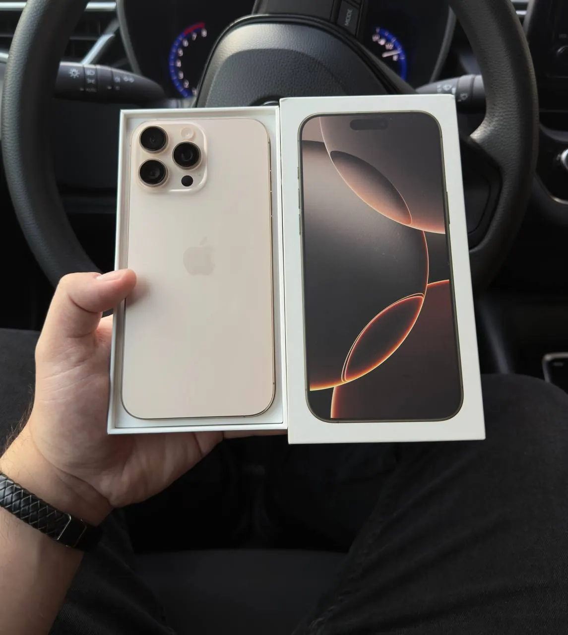 iPhone 16 Pro Max 256GB 1