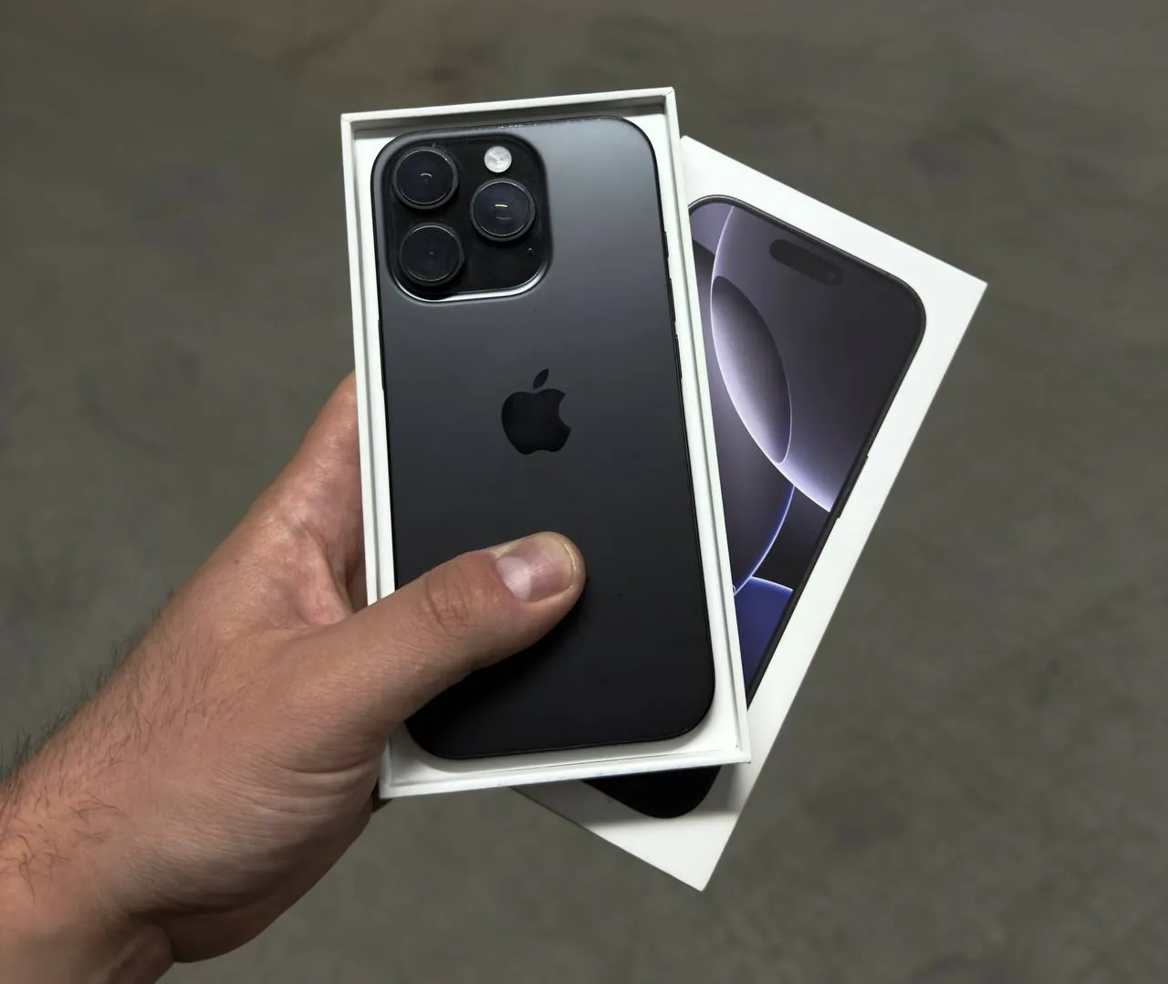 iPhone 16 Pro 256GB 1