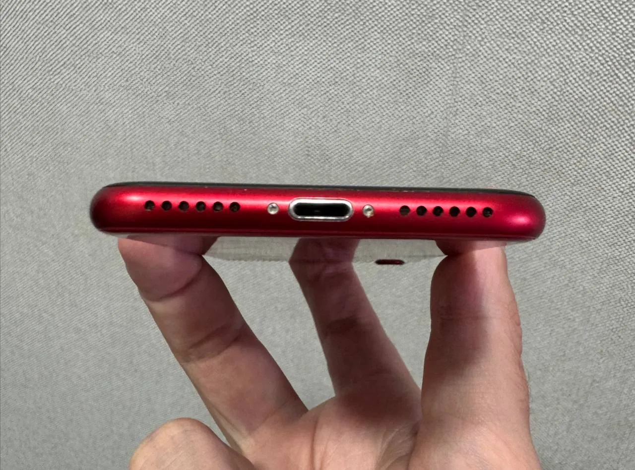 iPhone 8 Red 64GB 4