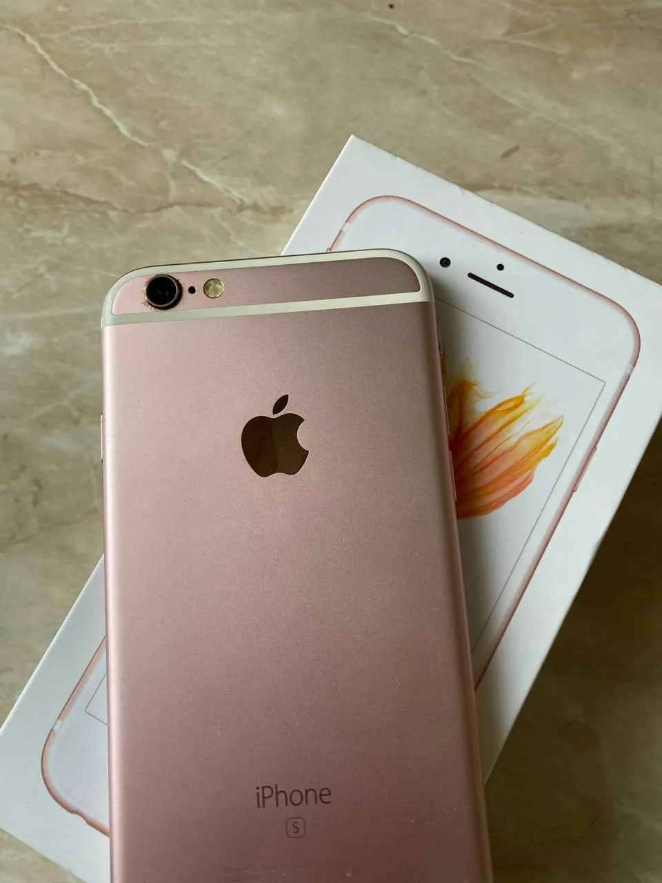 iPhone 6s с коробкой 1