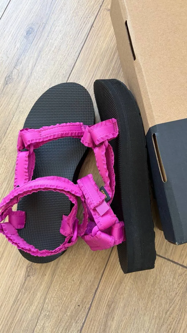 Кроссовки Puma и сандалии Teva 9